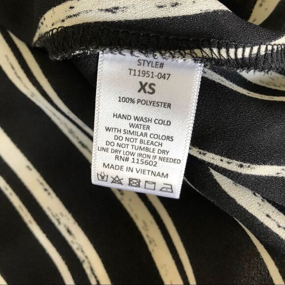 Lush Black & White Striped Cold Shoulder Tank XS - Picture 6 of 6